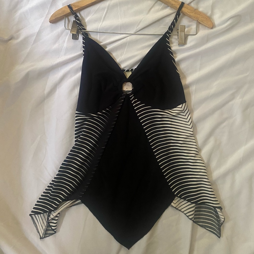 VINTAGE KIWI BLACK & WHITE TOP